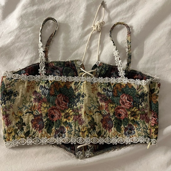 Cider Multicolor Floral Lace-Up Camisole - Picture 2 of 2